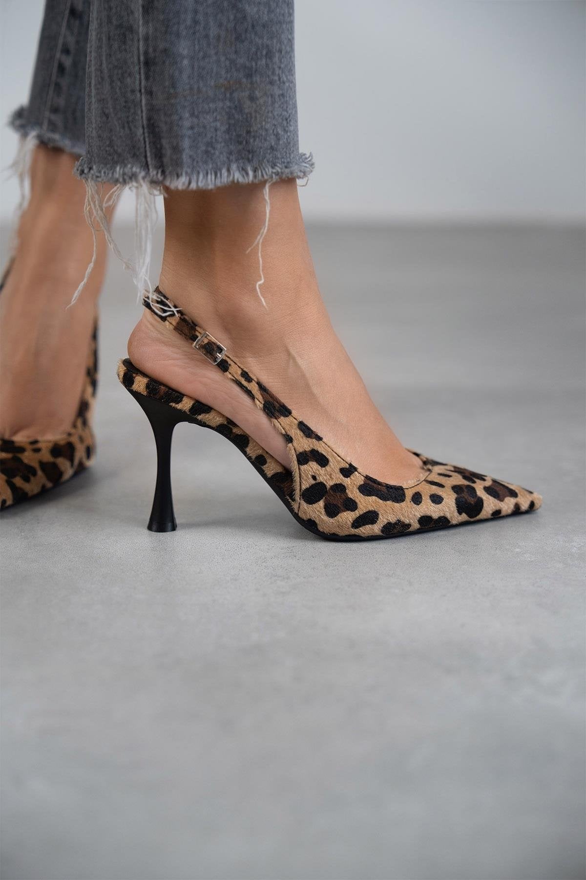 Solima™ | Monique – Décolleté Leopardate a Punta